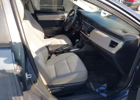 2015 Toyota Corolla Le Plus z USA, uszkodzony, nr VIN 5YFBURHEXFP253973